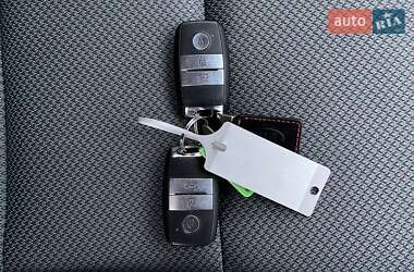 Позашляховик / Кросовер Kia Niro 2020 в 