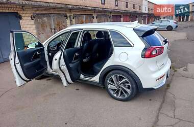 Позашляховик / Кросовер Kia Niro 2017 в 