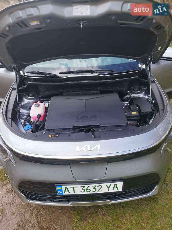 Позашляховик / Кросовер Kia Niro 2023 в Долині
