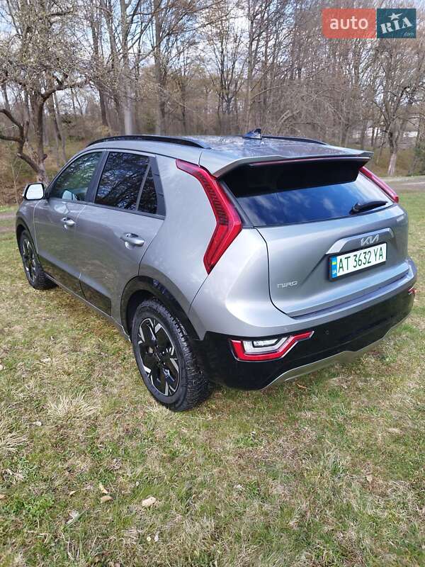 Позашляховик / Кросовер Kia Niro 2023 в Долині