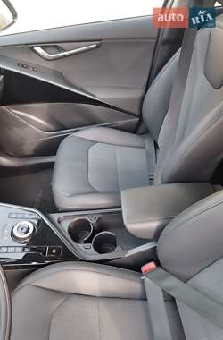 Позашляховик / Кросовер Kia Niro 2023 в Долині