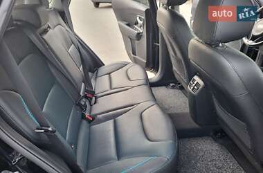 Позашляховик / Кросовер Kia Niro 2019 в 