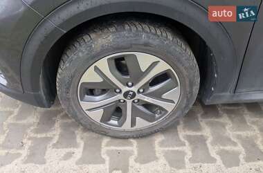 Внедорожник / Кроссовер Kia Niro 2019 в 