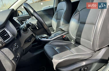 Позашляховик / Кросовер Kia Niro 2019 в 