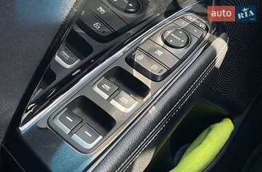Внедорожник / Кроссовер Kia Niro 2016 в 