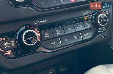 Внедорожник / Кроссовер Kia Niro 2016 в 