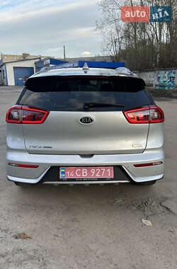 Внедорожник / Кроссовер Kia Niro 2017 в 