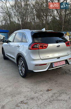 Внедорожник / Кроссовер Kia Niro 2017 в 