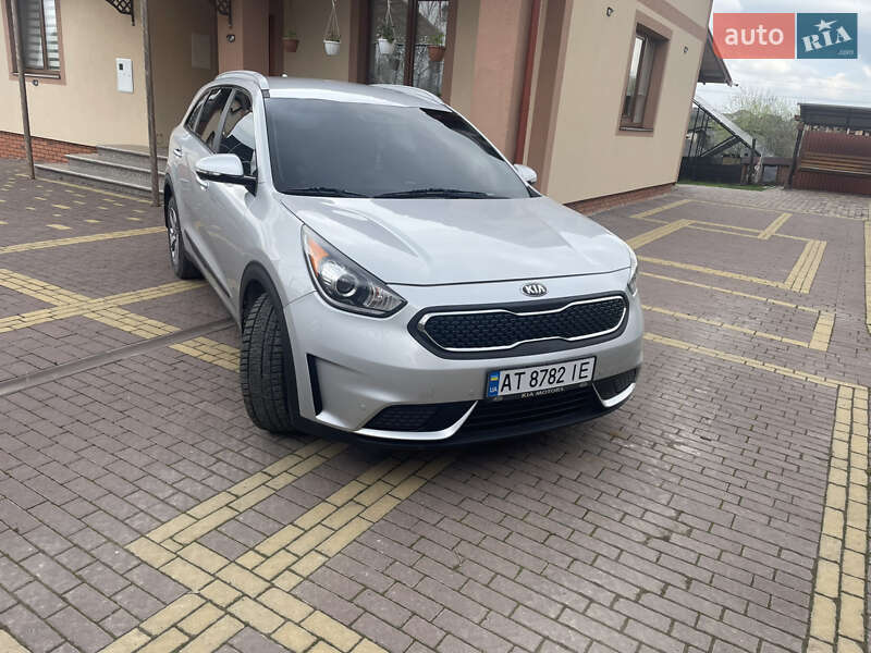 Внедорожник / Кроссовер Kia Niro 2017 в Отынии