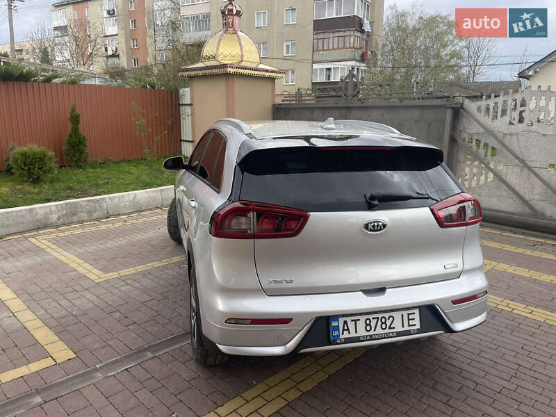 Внедорожник / Кроссовер Kia Niro 2017 в Отынии