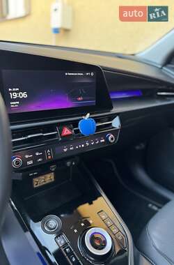 Позашляховик / Кросовер Kia Niro 2023 в 