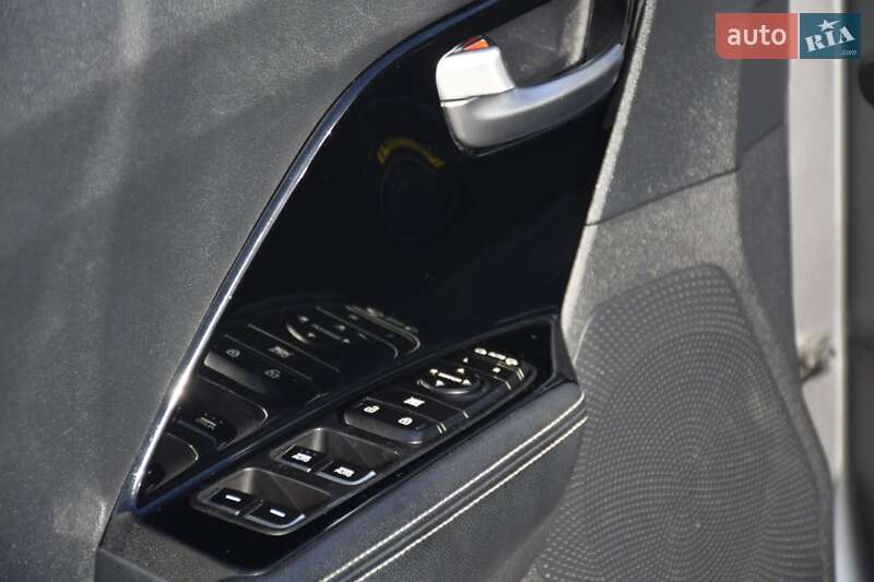 Внедорожник / Кроссовер Kia Niro 2022 в Ровно