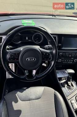 Внедорожник / Кроссовер Kia Niro 2017 в 
