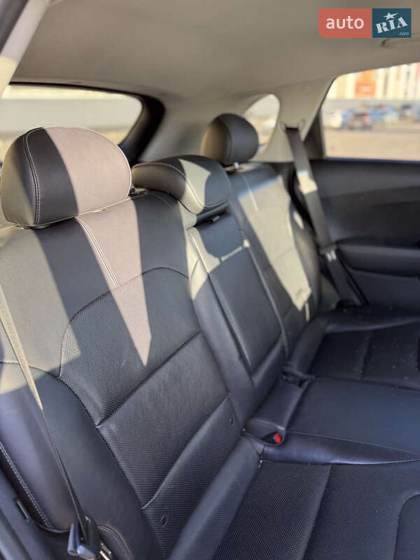 Внедорожник / Кроссовер Kia Niro 2017 в Киеве