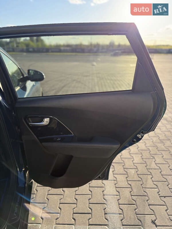 Внедорожник / Кроссовер Kia Niro 2017 в Киеве