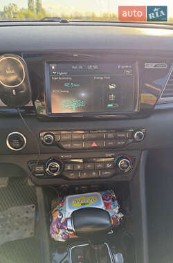 Внедорожник / Кроссовер Kia Niro 2017 в 