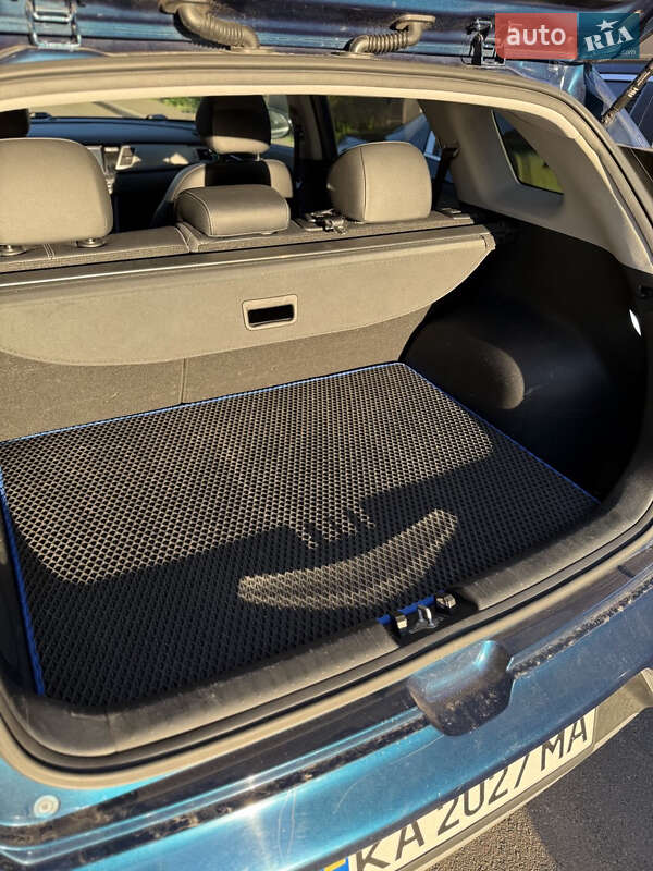 Внедорожник / Кроссовер Kia Niro 2017 в Киеве