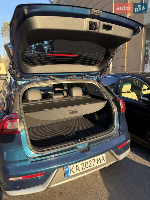 Внедорожник / Кроссовер Kia Niro 2017 в Киеве