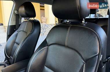 Позашляховик / Кросовер Kia Niro 2021 в 