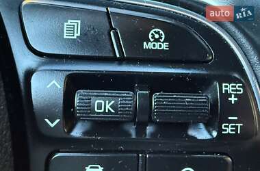 Позашляховик / Кросовер Kia Niro 2021 в 