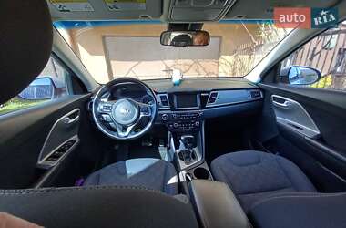 Внедорожник / Кроссовер Kia Niro 2017 в 