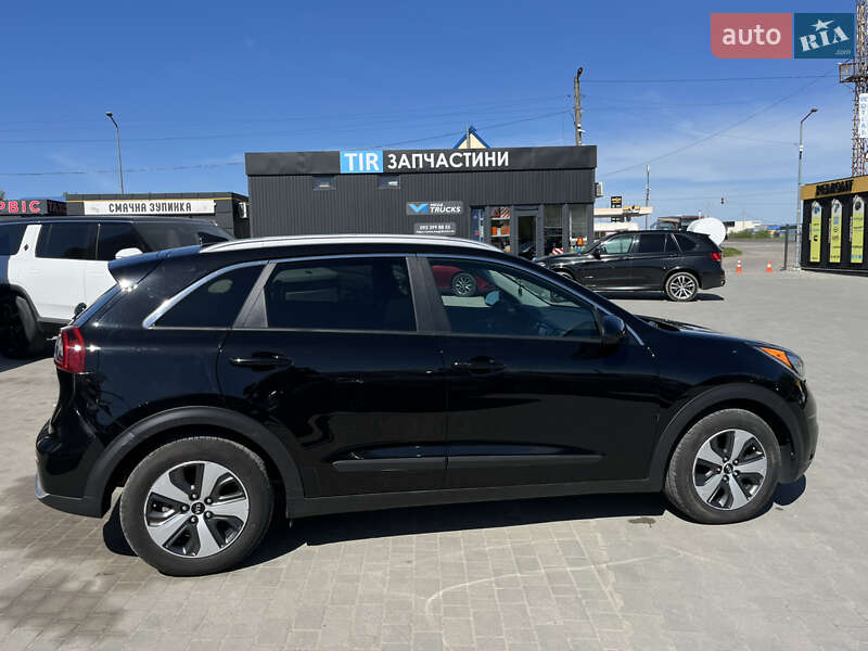 Внедорожник / Кроссовер Kia Niro 2016 в Львове
