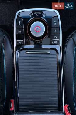 Позашляховик / Кросовер Kia Niro 2020 в 