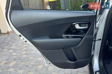Позашляховик / Кросовер Kia Niro 2020 в 