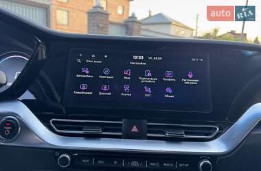 Позашляховик / Кросовер Kia Niro 2020 в 