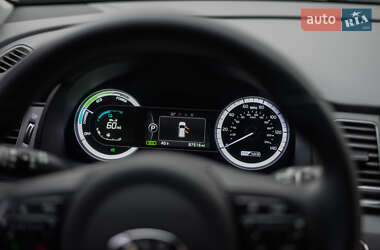Внедорожник / Кроссовер Kia Niro 2016 в 