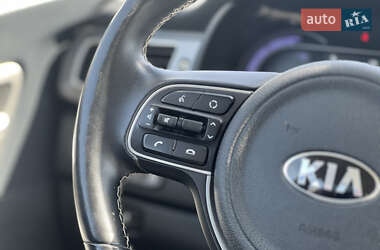 Позашляховик / Кросовер Kia Niro 2019 в 
