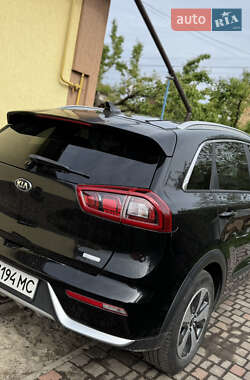Внедорожник / Кроссовер Kia Niro 2017 в 
