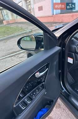 Внедорожник / Кроссовер Kia Niro 2019 в 