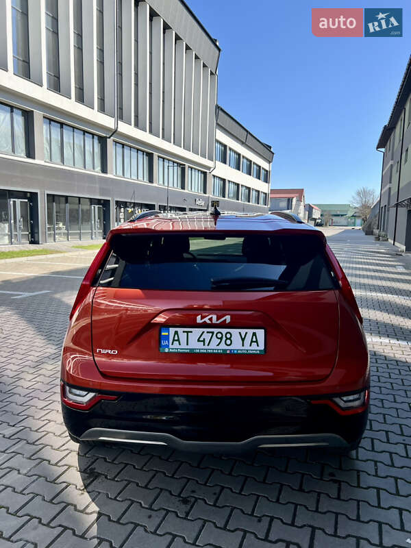 Позашляховик / Кросовер Kia Niro 2023 в Івано-Франківську