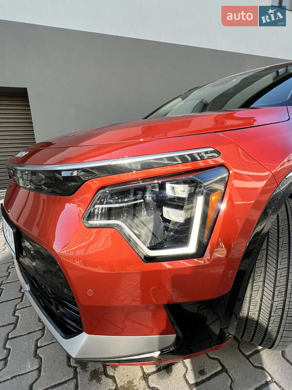 Позашляховик / Кросовер Kia Niro 2023 в Івано-Франківську