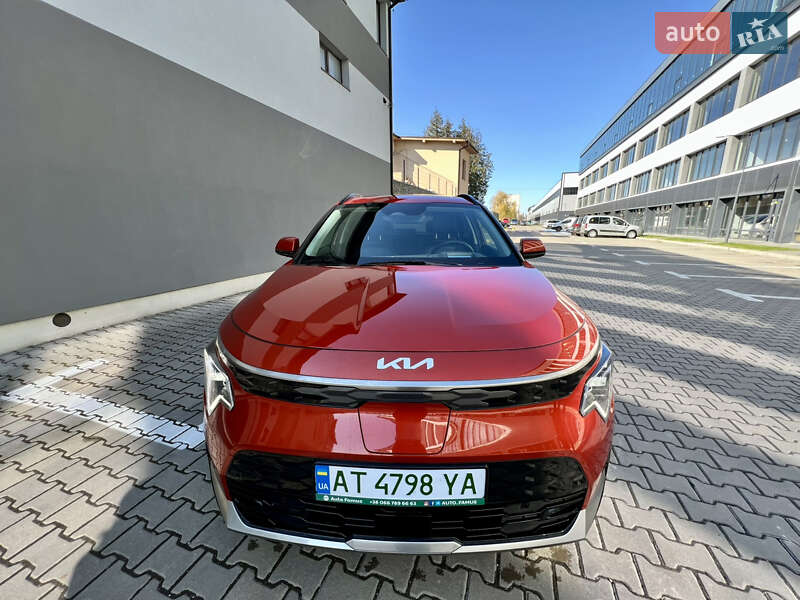 Позашляховик / Кросовер Kia Niro 2023 в Івано-Франківську