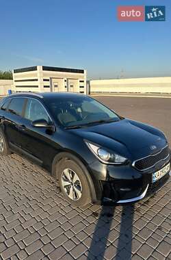 Внедорожник / Кроссовер Kia Niro 2017 в Киеве