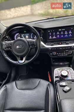 Позашляховик / Кросовер Kia Niro 2021 в 
