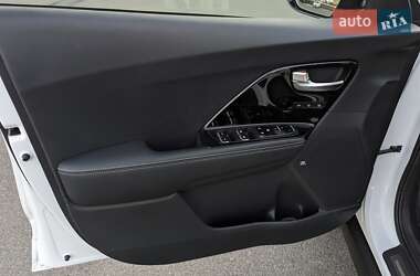 Позашляховик / Кросовер Kia Niro 2020 в 