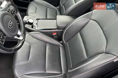 Позашляховик / Кросовер Kia Niro 2020 в 