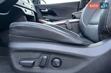 Позашляховик / Кросовер Kia Niro 2019 в 