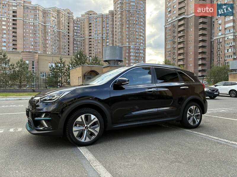 Внедорожник / Кроссовер Kia Niro 2020 в Киеве