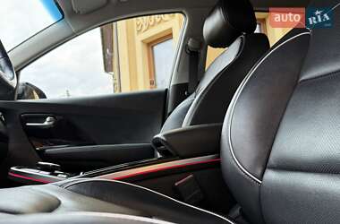 Позашляховик / Кросовер Kia Niro 2020 в 