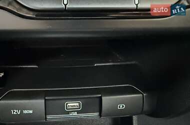 Позашляховик / Кросовер Kia Niro 2020 в 