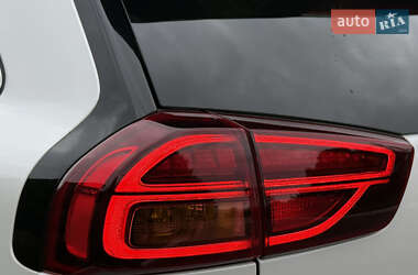 Позашляховик / Кросовер Kia Niro 2021 в 