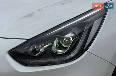 Позашляховик / Кросовер Kia Niro 2021 в 
