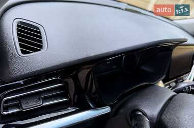 Позашляховик / Кросовер Kia Niro 2021 в 