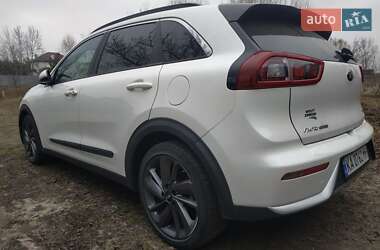 Позашляховик / Кросовер Kia Niro 2017 в 