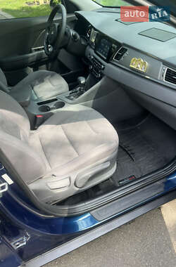 Позашляховик / Кросовер Kia Niro 2017 в Києві