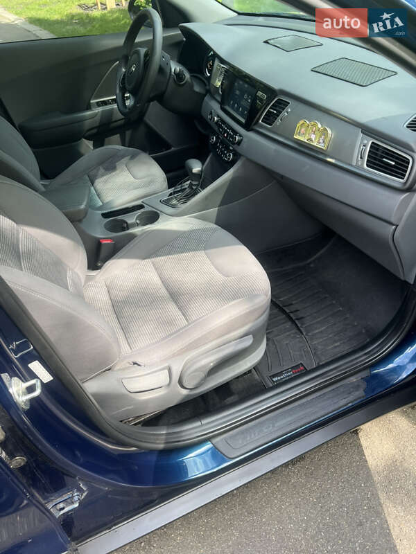 Внедорожник / Кроссовер Kia Niro 2017 в Киеве